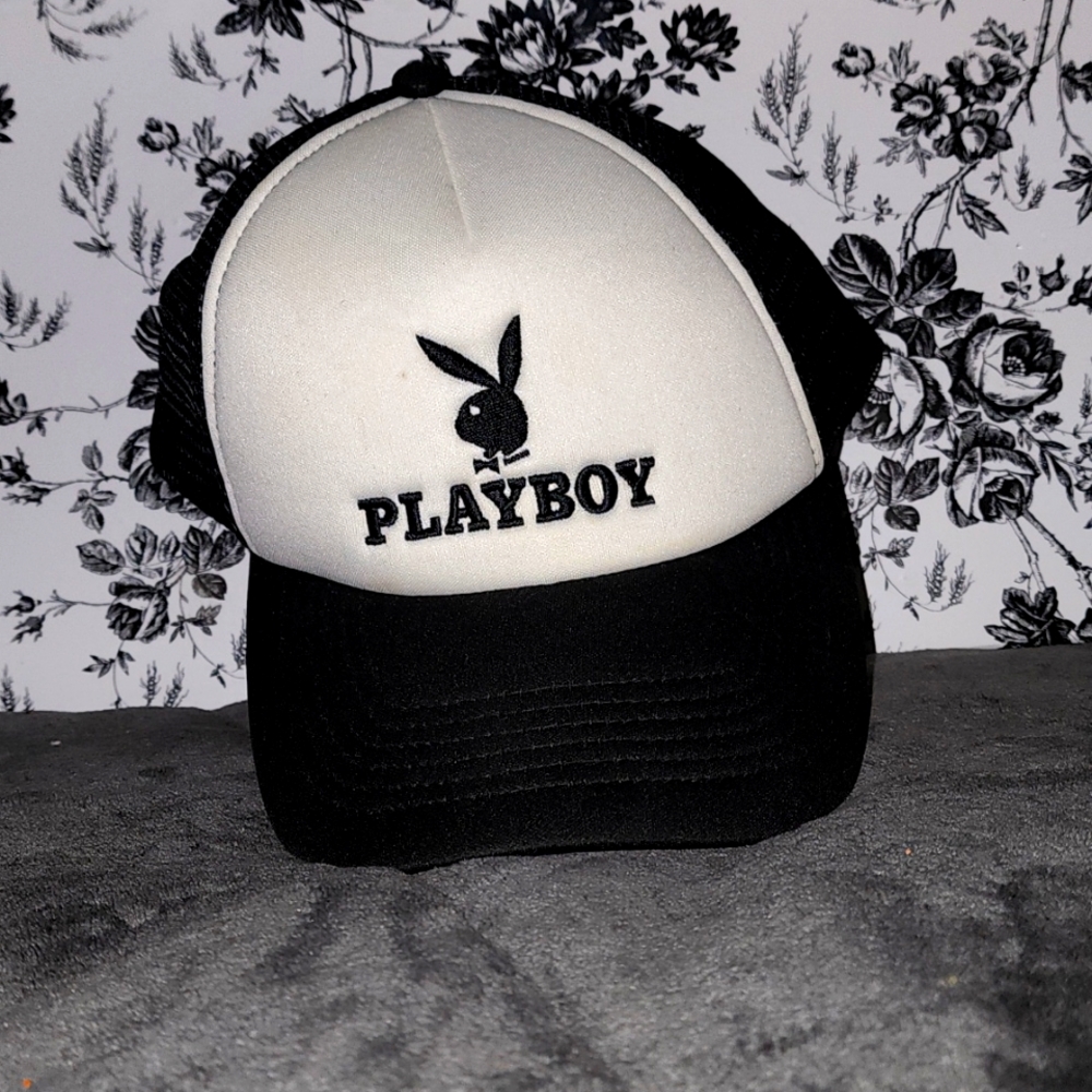 Snap back hat Play Boy Bunny